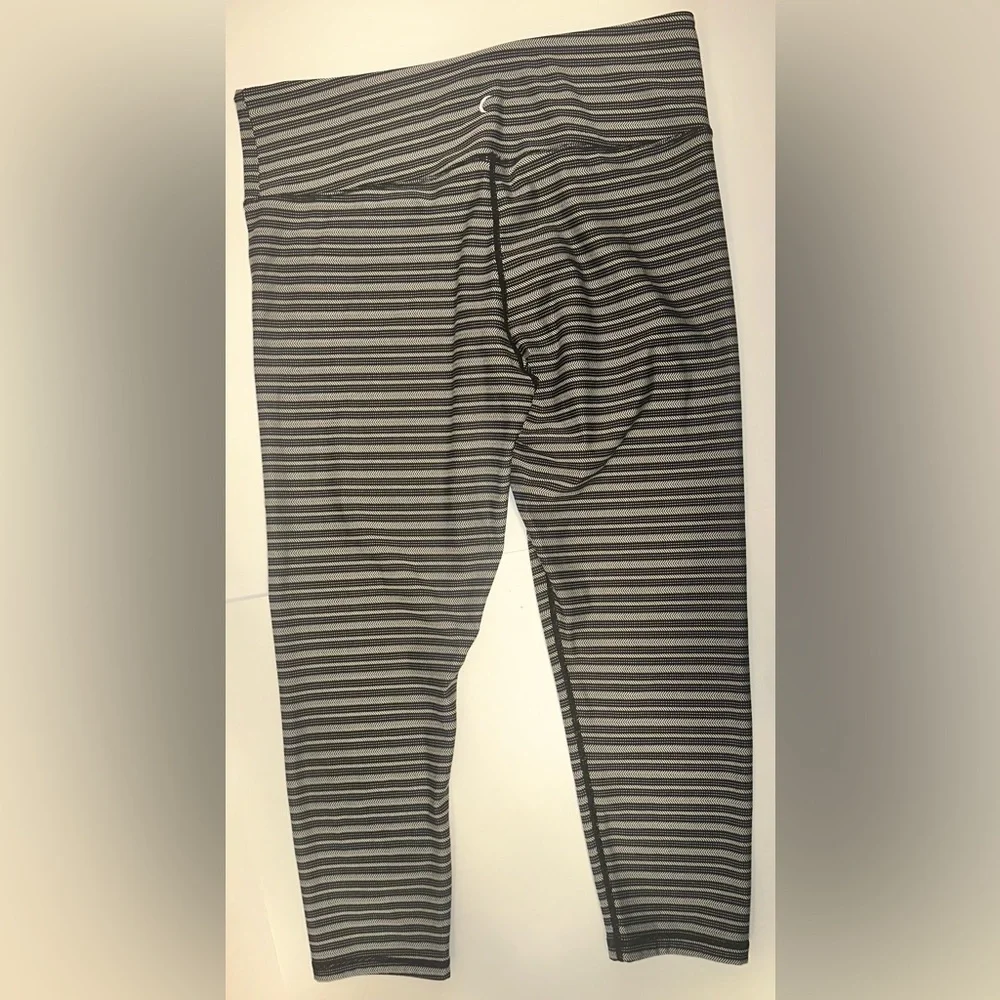 Zyia Active Women’s Black Aztec Adrenaline 7/8 24